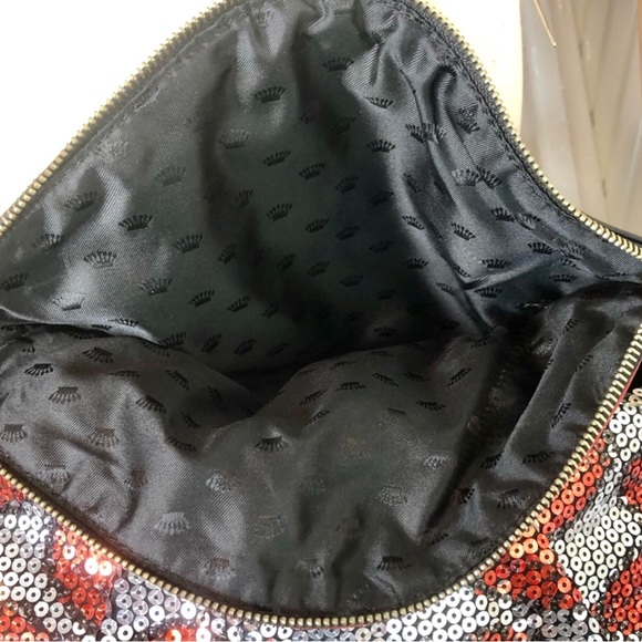 JUICY COUTURE Red Lipstick Kiss Lips Sequin Adjustable Crossbody Shoulder Bag - Picture 9 of 17